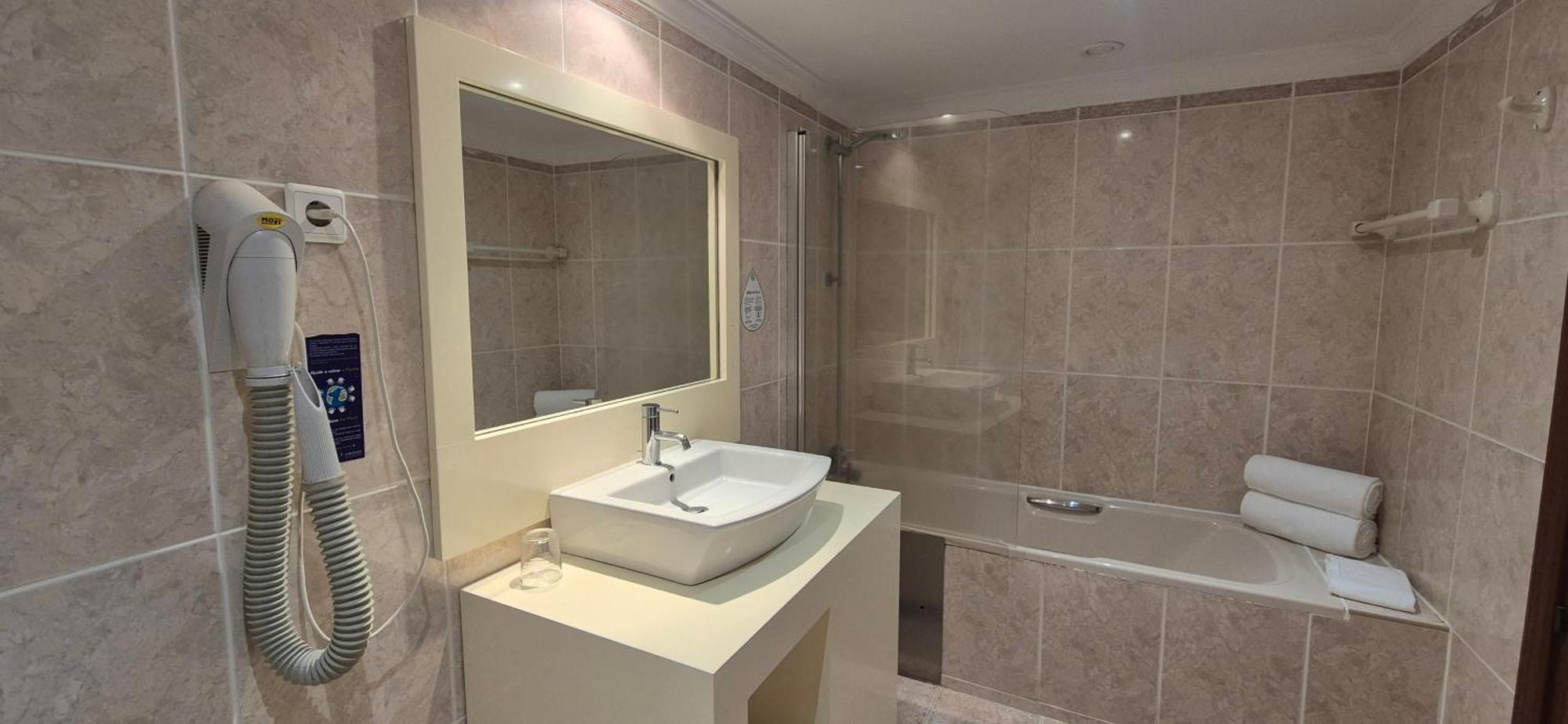 Oca Douro Valley Hotel And Spa Sambade Экстерьер фото